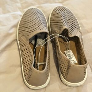 Torrid 10.5w Blush perforated sneaker NEVER WORN